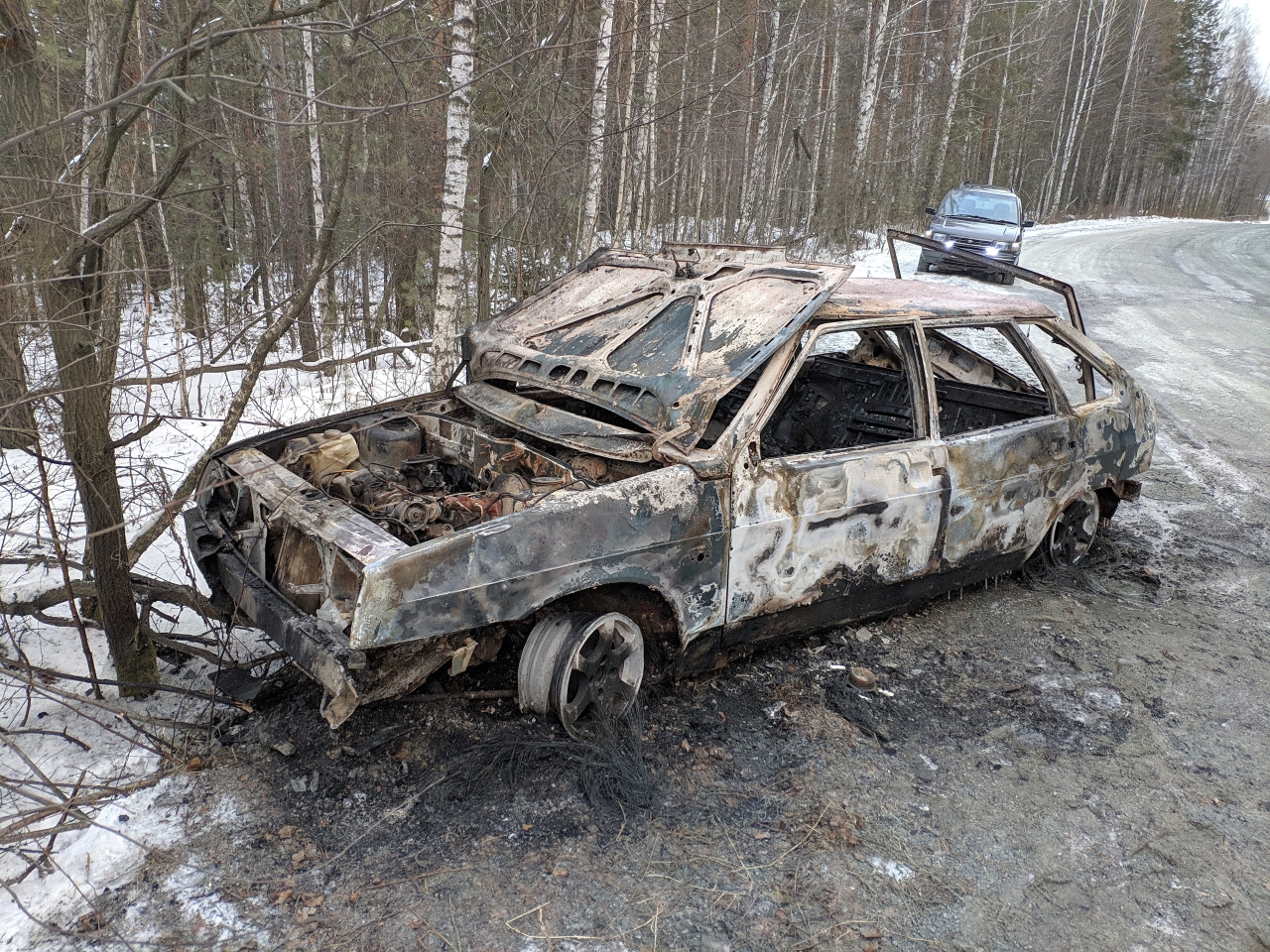 В Первоуральске минувшей ночью сгорела машина в районе рудника