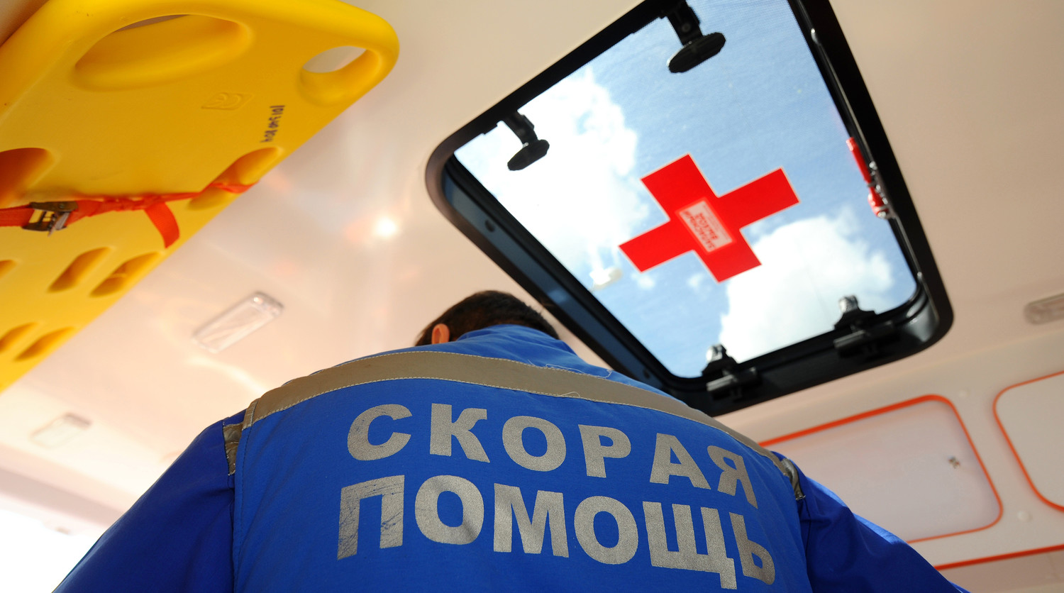 В Екатеринбурге подросток попал под снегоуборочную машину и сломал позвоночник