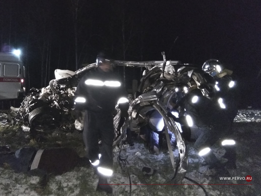 За ночь произошло два серьезных ДТП. Один водитель погиб