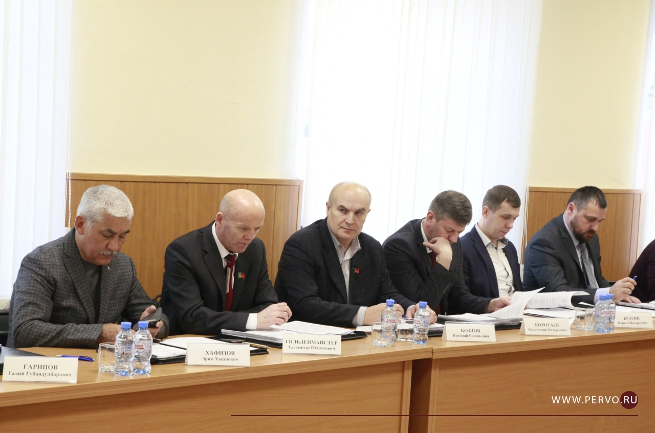 Николай Козлов подвел итоги года в своем округе