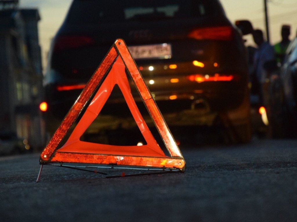 В Госдуме предложили наказывать за злоупотребление «аварийкой»