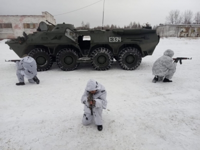 В спецназе «Россы» кадеты прошли начальную военную подготовку