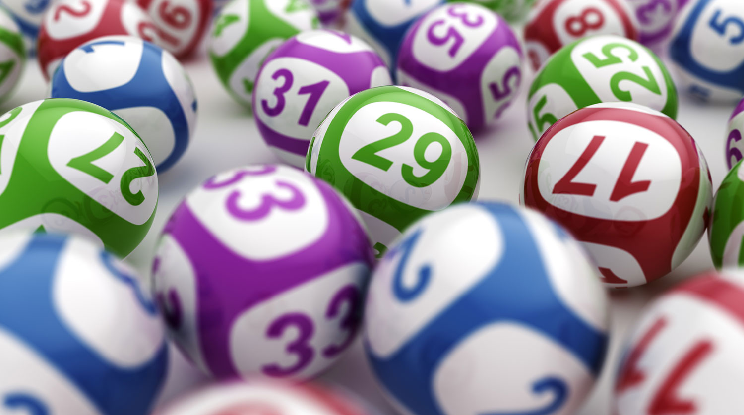 99 человек выиграли по 1 млн рублей в новогодней лотерее России