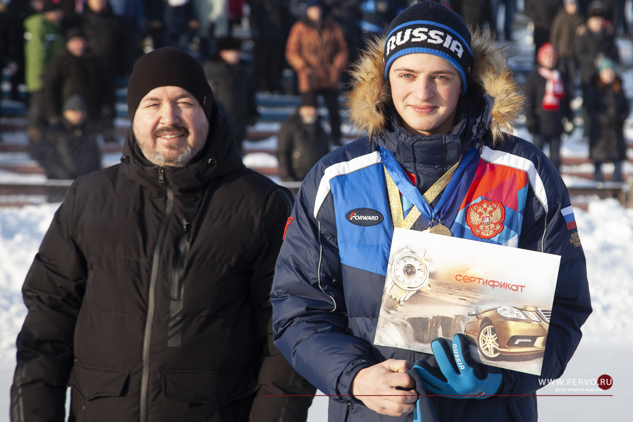 Болельщики поздравил Чемпиона мира Никиту Топорова