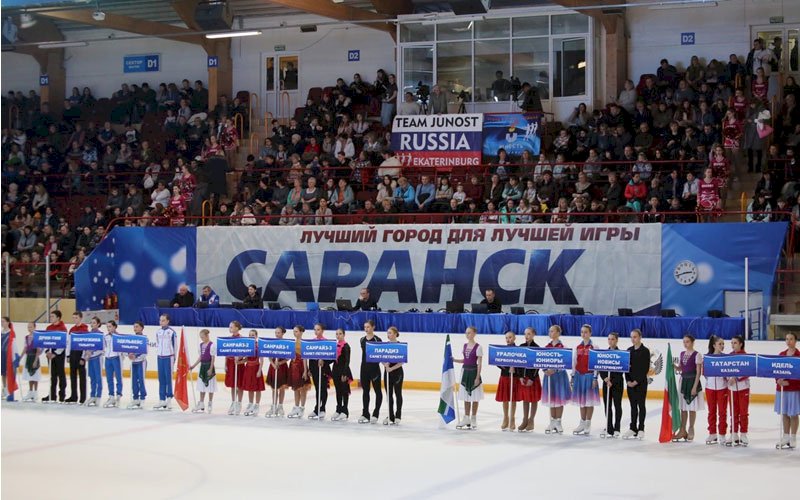 «Уралочка» выступила на Чемпионате и Первенстве России по синхронному катанию на коньках