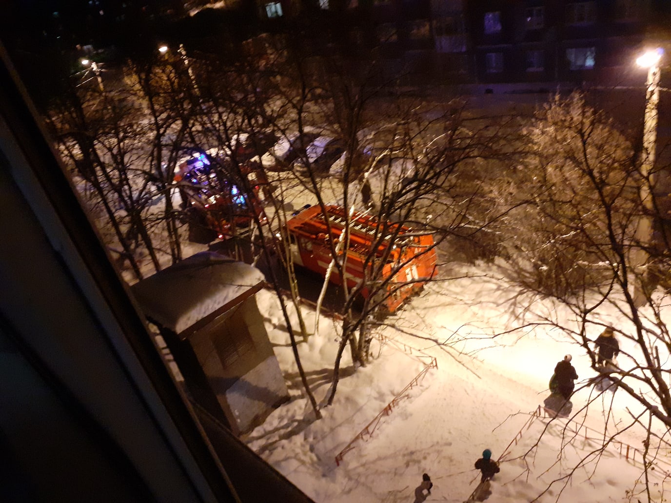 В Первоуральске жителей пятиэтажки эвакуировали из-за пожара