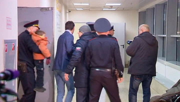 Брошенные в Шереметьево дети оказались не нужны родным