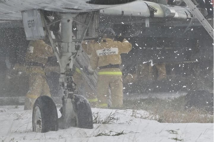 Самолет в российском аэропорту сломал шасси при посадке