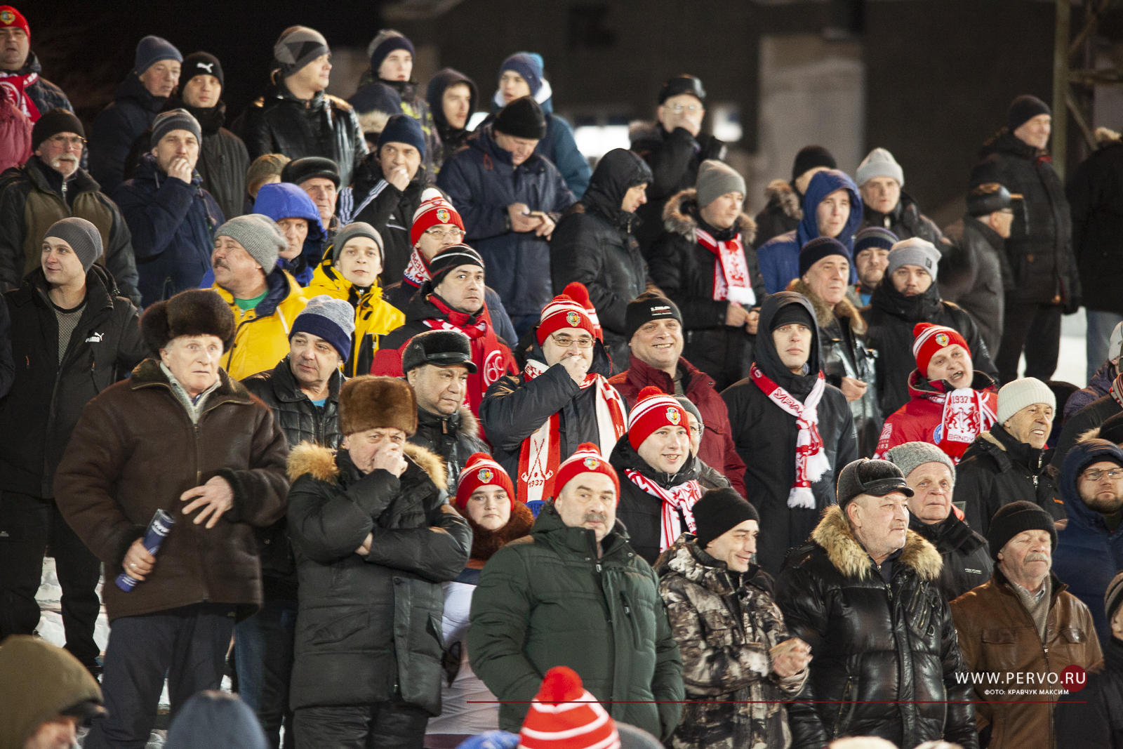 За нападение на полицейского болельщик «Уральского трубника» получил срок