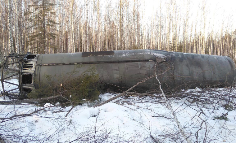 На границе Свердловской области упали многотонные части ракеты