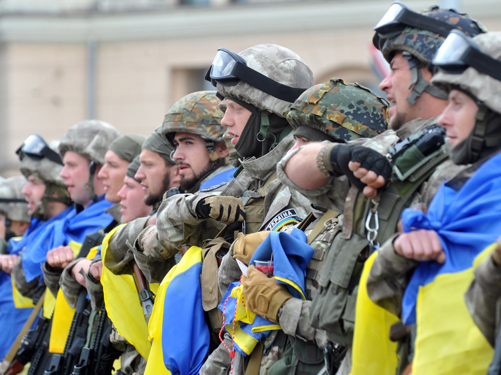Киев оставит воинское приветствие «Слава Украине!»