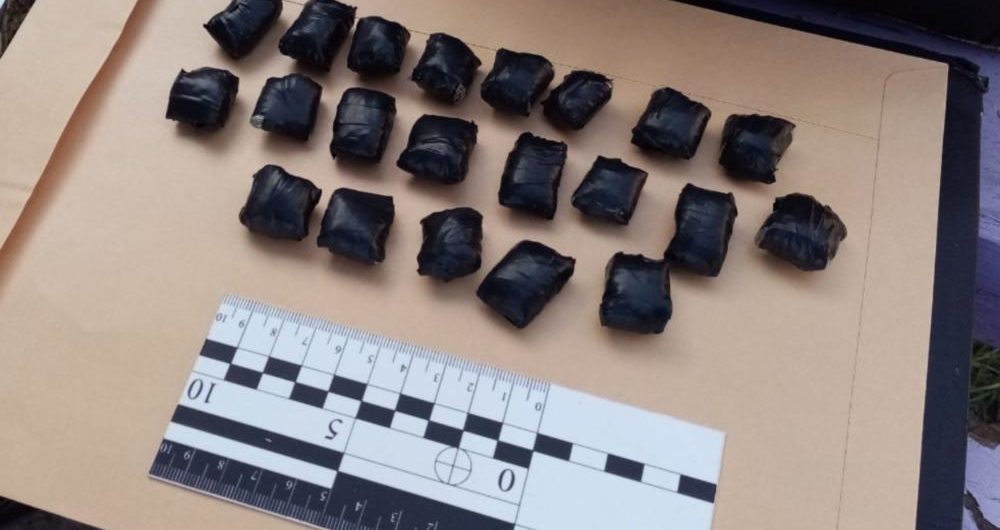 Задержана семейная пара за хранение и сбыт наркотиков