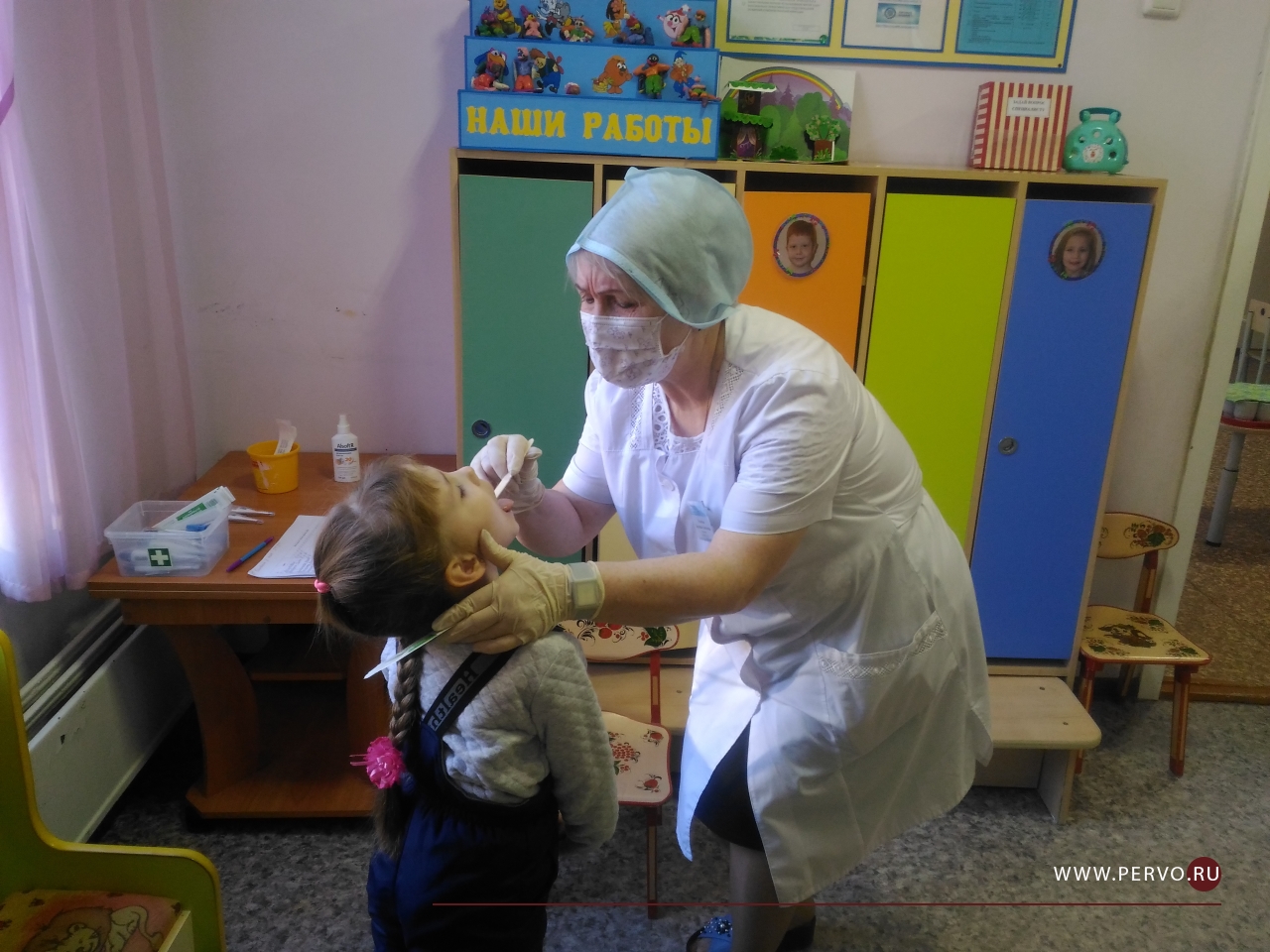 В дежурные группы направлено 369 детей