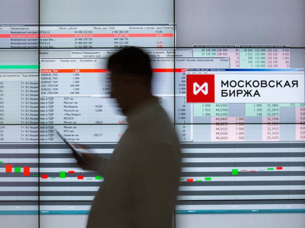 Мосбиржа не станет перерассчитывать цену исполнения майских фьючерсов WTI