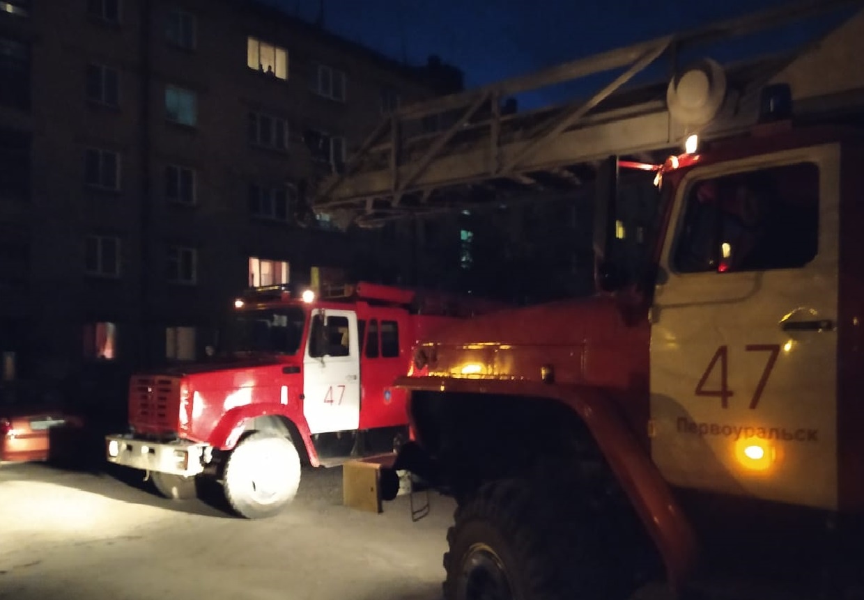 Замыкание электропроводки стало причиной эвакуации жильцов многоэтажки