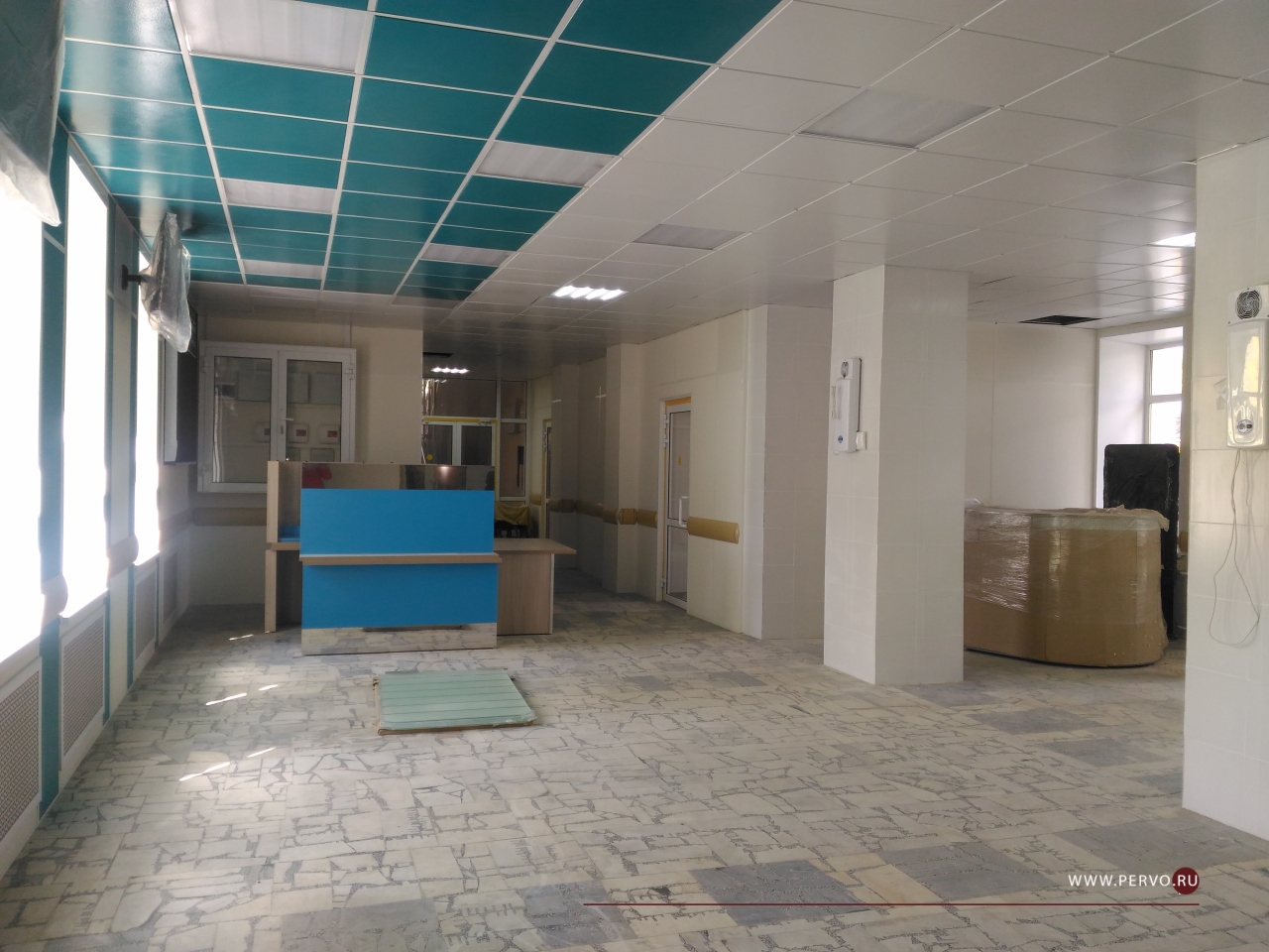 В Первоуральске завершается ремонт первой поликлиники