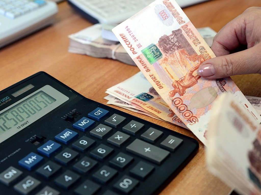 Первоуральцам готовят новую выплату в размере 10 тысяч рублей от ПФР