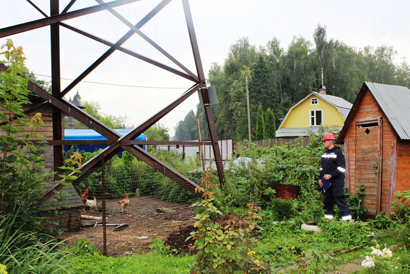 Жители Первоуральска стали «захватывать» охранные зоны энергообъектов