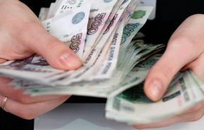 Минтруд: власти не рассматривали раздачу денег из ФНБ гражданам России
