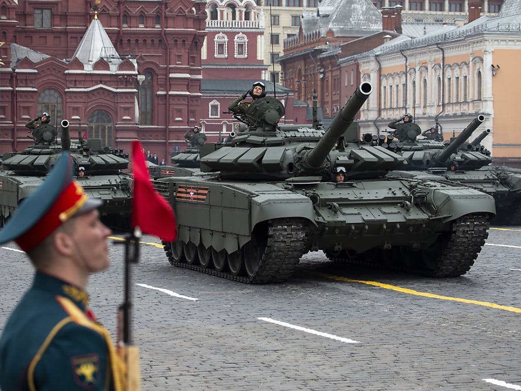 Путин поздравил россиян и гостей парада с 75-й годовщиной Победы в ВОВ