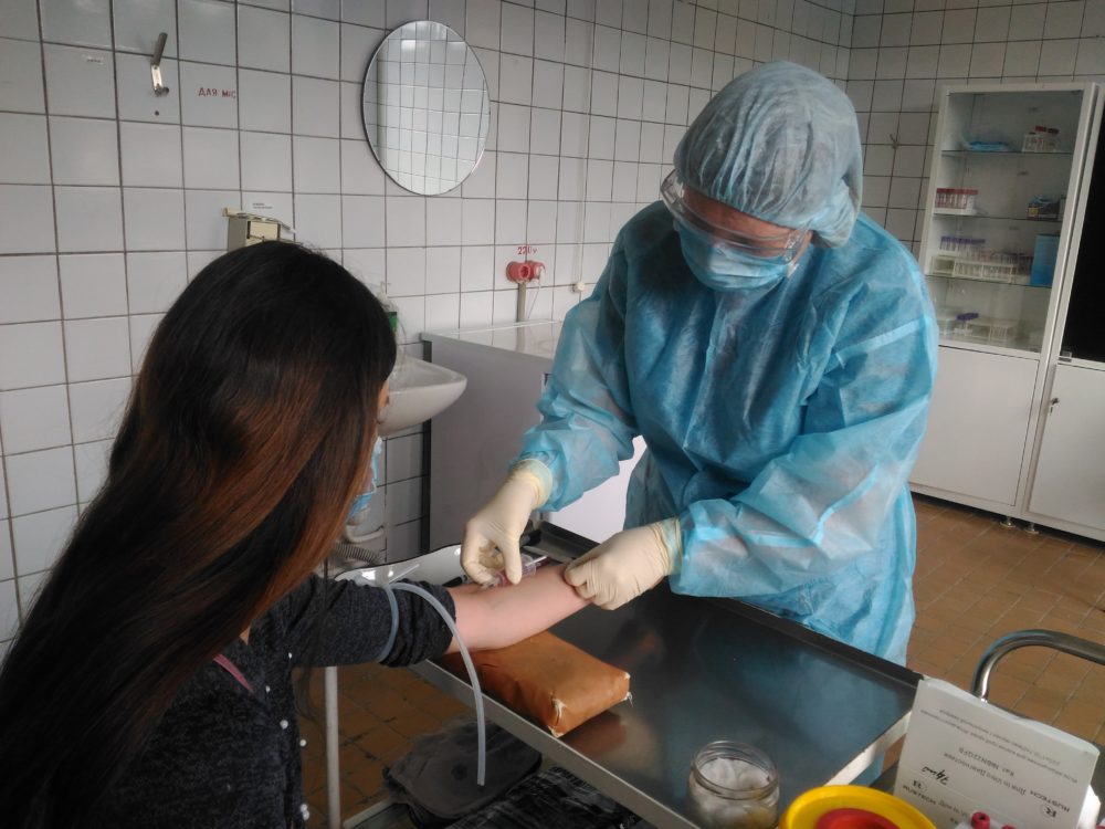 Медикам продлят выплаты еще на 2 месяца