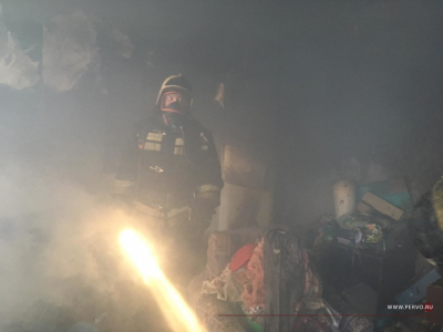 Из-за пожара в Первоуральске эвакуировали жителей многоэтажки