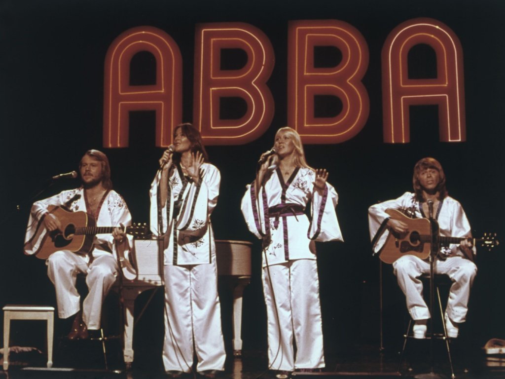 ABBA выпустит пять новых песен