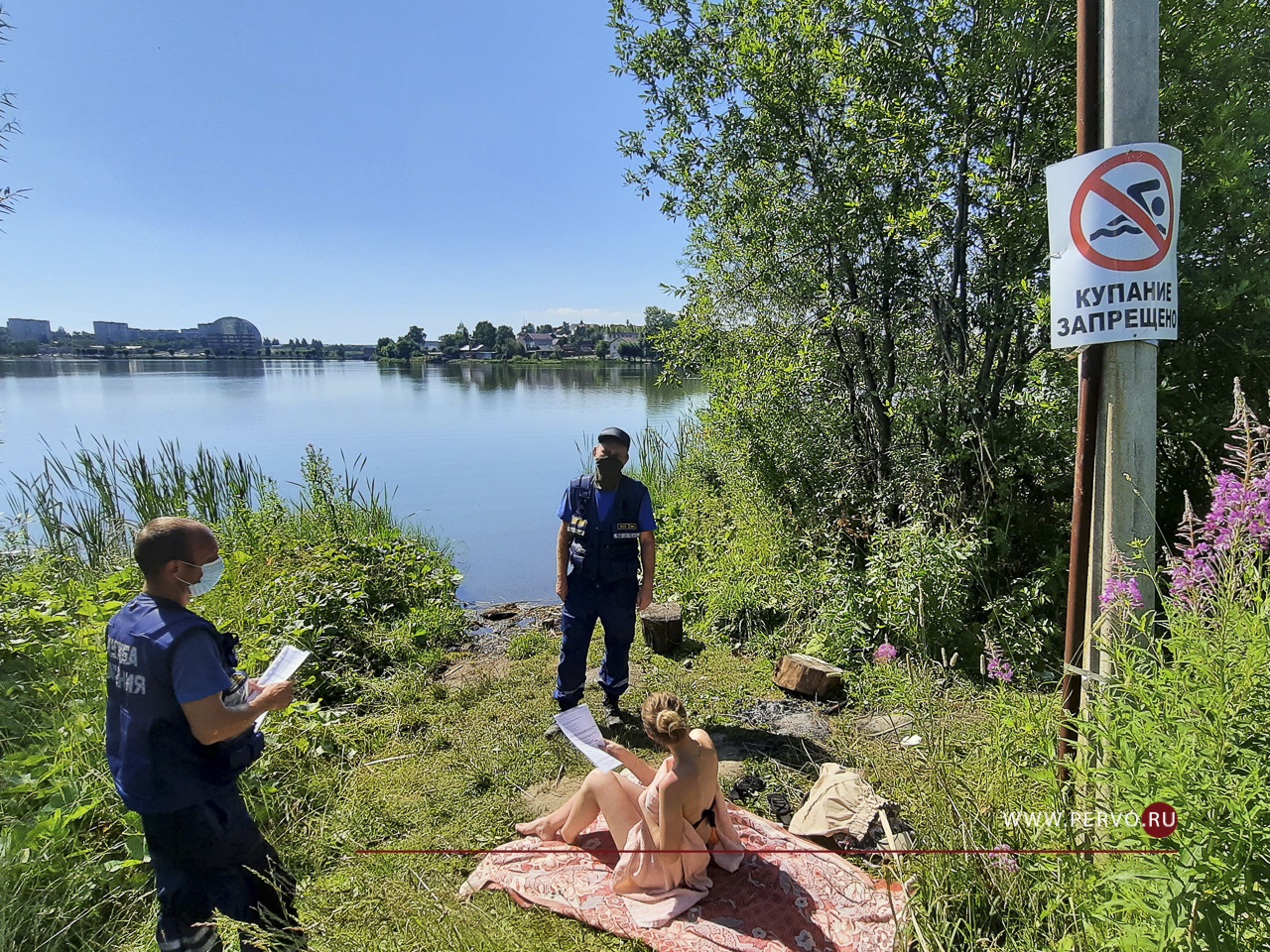 Полицейские и МЧС проверили водоемы города