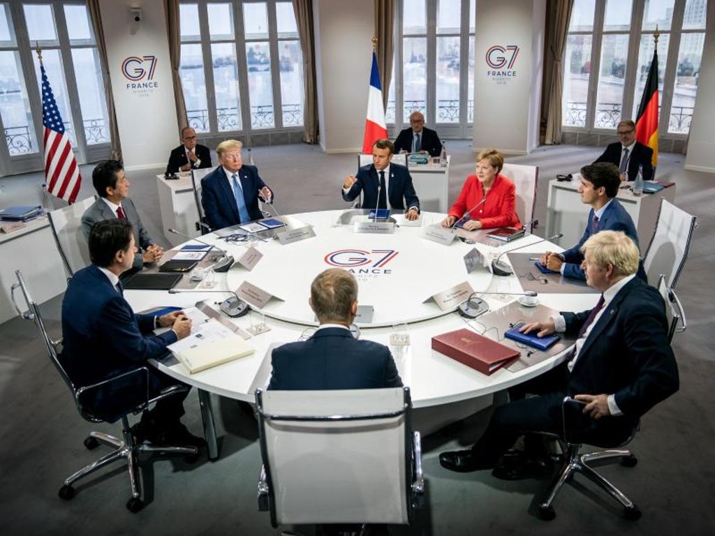 Германия выступила против возвращения РФ в G7