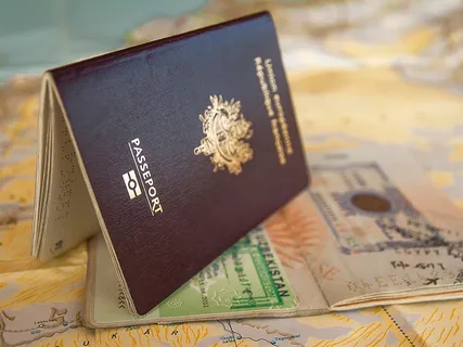 Россияне массово закупились «золотыми паспортами»