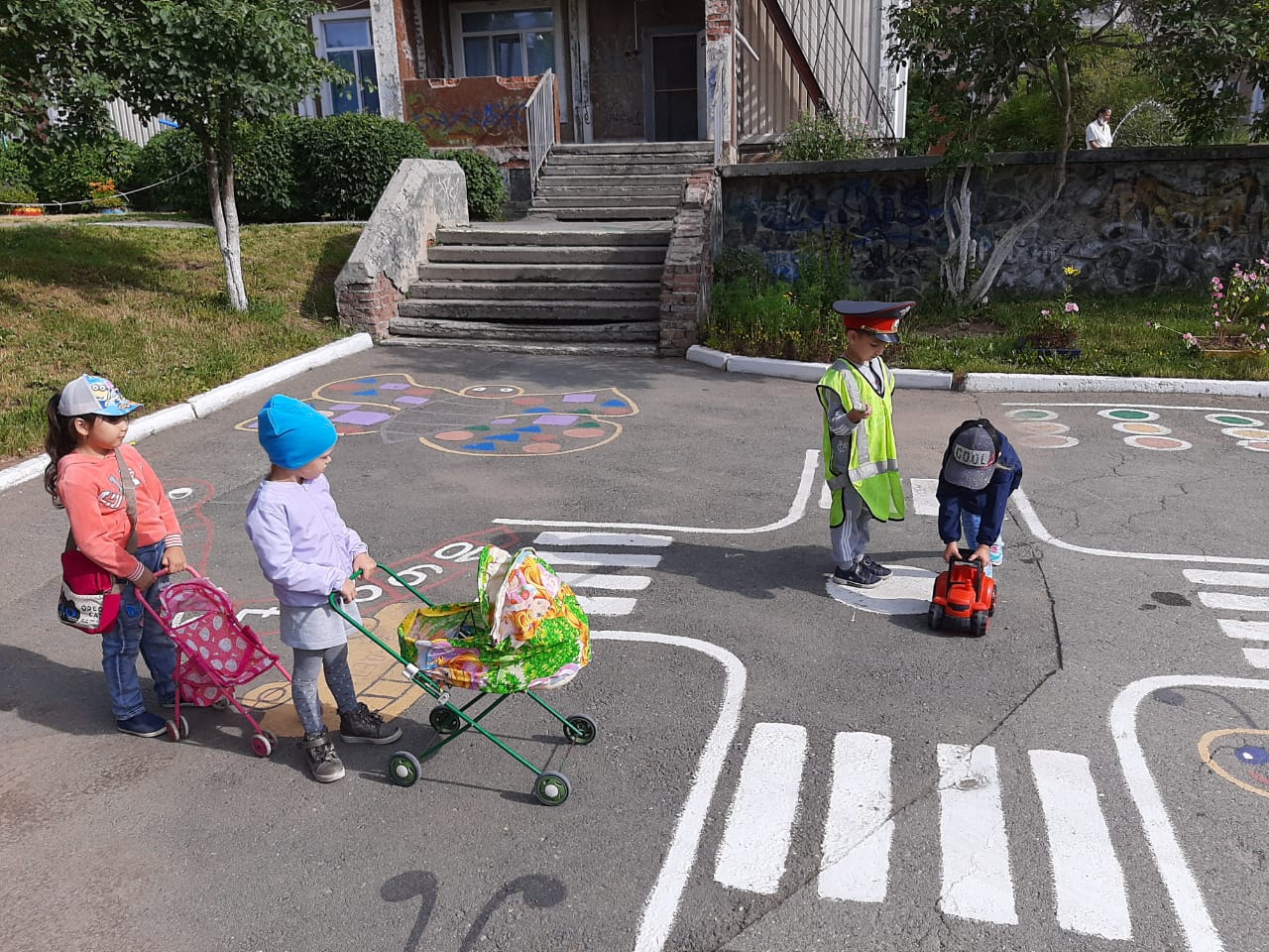 В детских садах проходят профилактические мероприятия по правилам дорожного движения