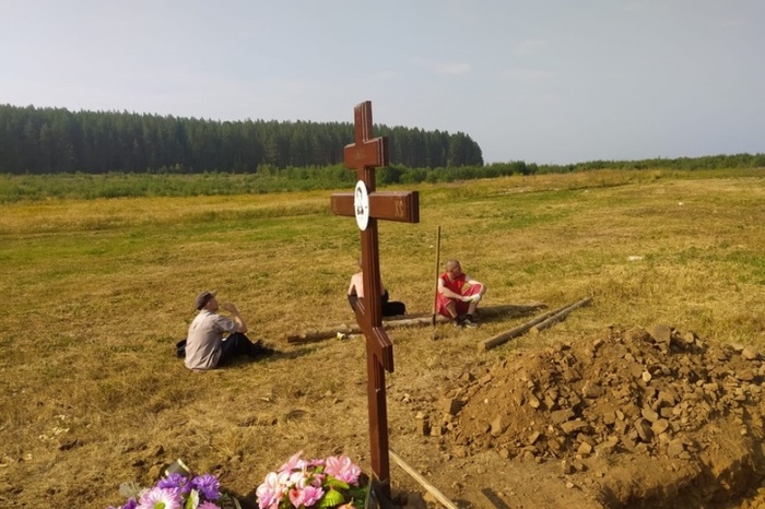 В Карпинске перепутали тела умерших. Мужчину похоронили в пакете с хлоркой