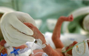 В Подмосковье врачи спасли новорожденного весом в 480 граммов