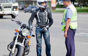 Депутат предложила штрафовать мотоциклистов за опасное лавирование