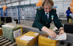 Доставка онлайн-заказов в РФ из-за рубежа может сократиться до одного дня