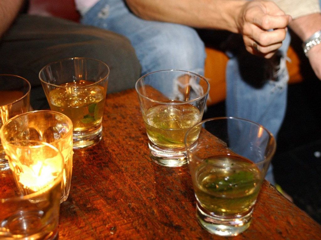 В индийском Пенджабе увеличилось число погибших от поддельного алкоголя