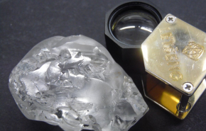 В Африке нашли гигантский алмаз стоимостью 18 миллионов долларов