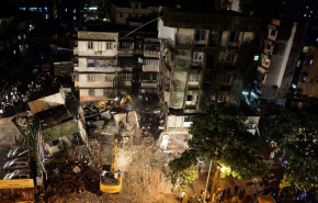В Индии обрушилось здание, под завалами которого могут находиться 200 человек