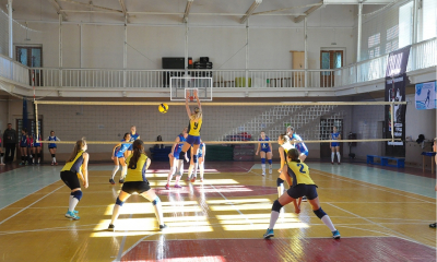 В Первоуральске прошли соревнования по волейболу «Уральские Самоцветы»