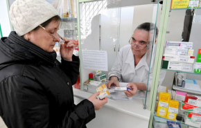 Медведев предлагает бесплатно выдавать лекарства по рецептам
