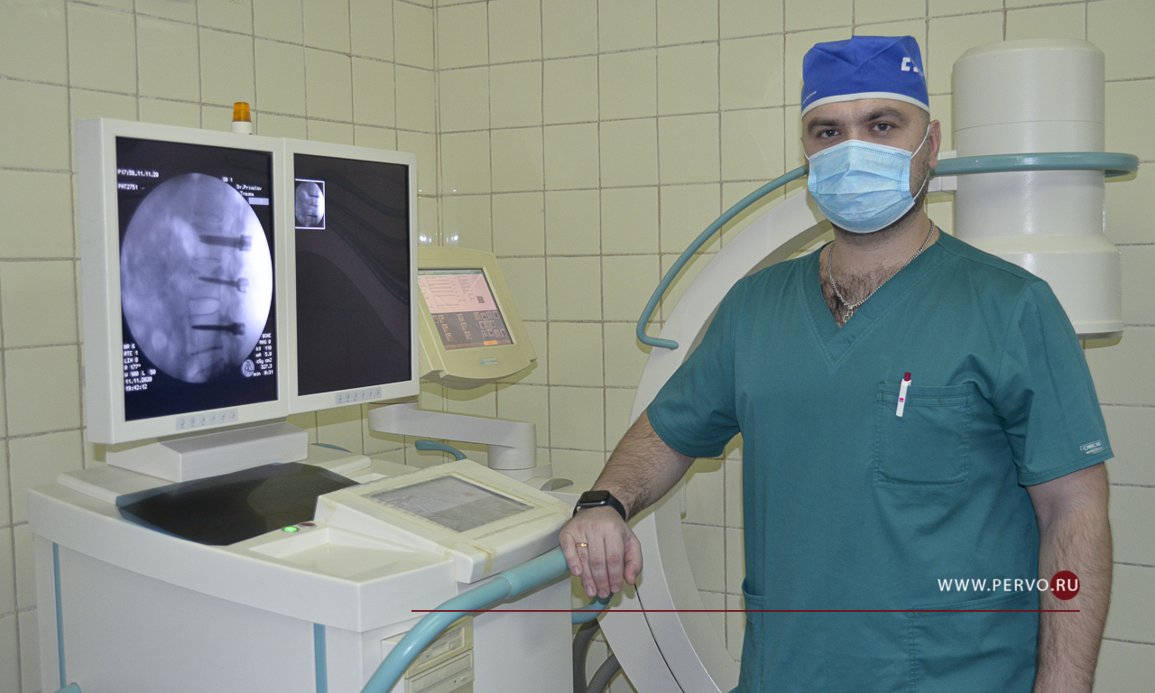 В Первоуральской городской больнице провели первую операцию на позвоночнике