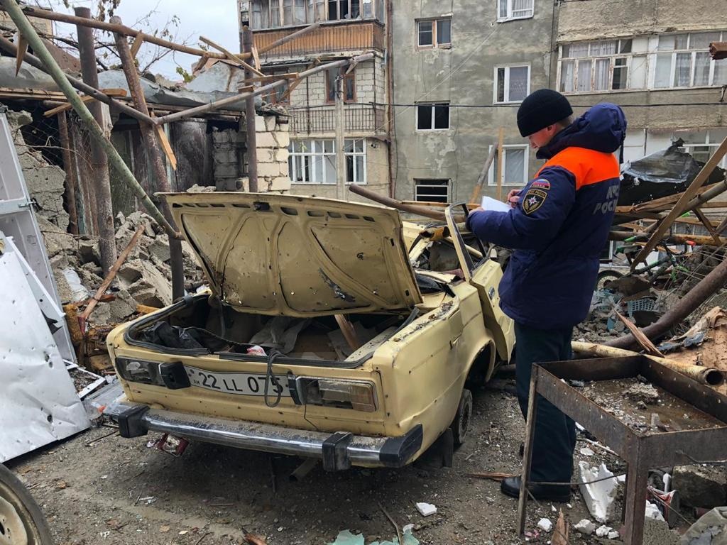Мэр карабахского города Мартуни заявил, что обстрелы повредили 80% зданий