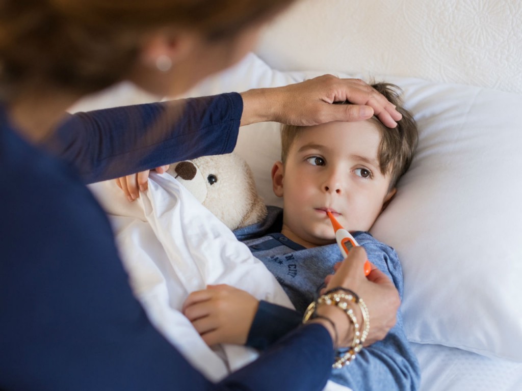 Эпидемиолог перечислила самые частые симптому COVID-19 у детей