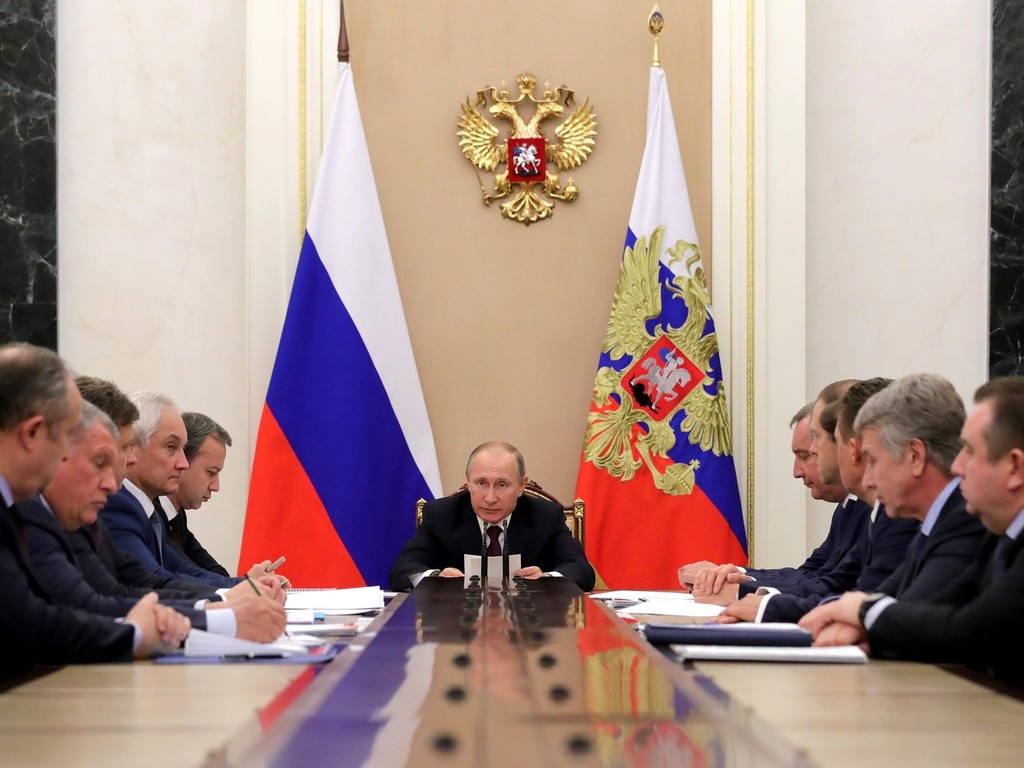 Путин постановил создать комитет по председательству РФ в Арктическом совете