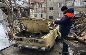 Мэр карабахского города Мартуни заявил, что обстрелы повредили 80% зданий