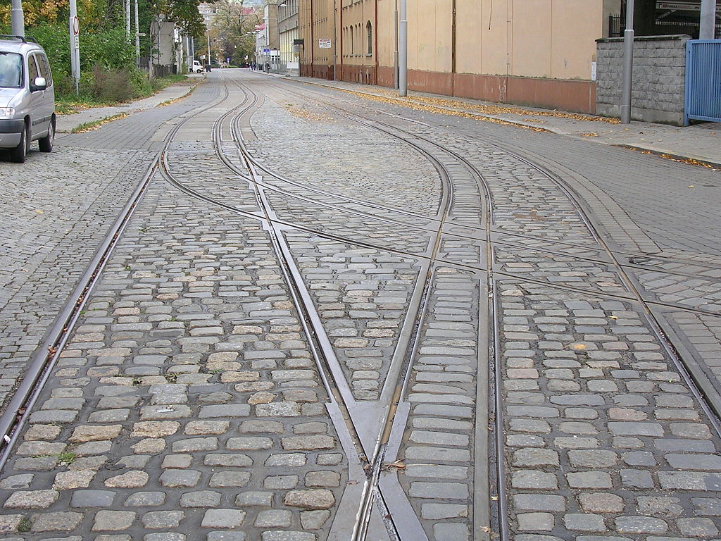 В Екатеринбурге трамвайные пути отгородят от автомобилей