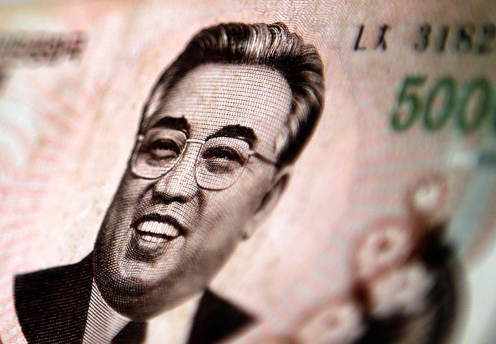 Власти КНДР начали запрещать использование иностранной валюты