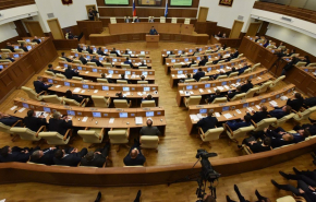 Свердловские депутаты отказались сокращать свои заработные платы