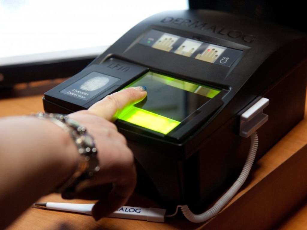 Белоруссия начнет выдачу биометрических паспортов в 2021 году
