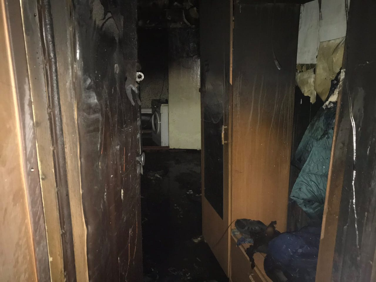 Из-за пожара в Первоуральске эвакуировали жильцов дома